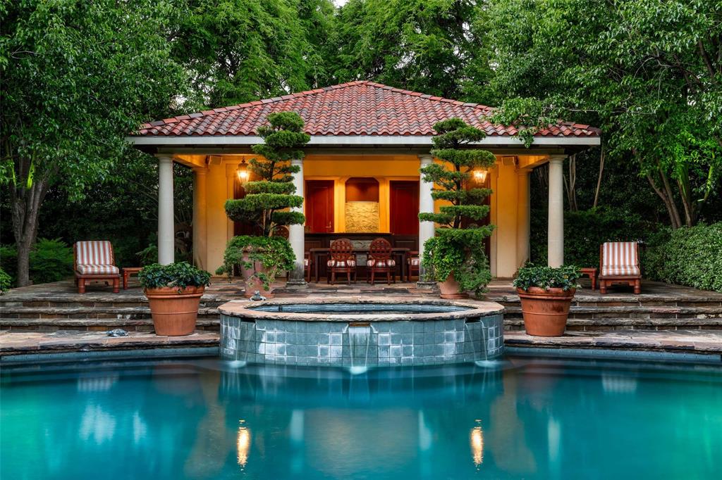 HomesusaR's tweet photo. Searching for your perfect match? Locate your dream home by browsing our 1,400+ active listings! Message for specific inquiries.
#realestate #homesforsale #forsale #dfwrealestate #dallasrealestate #dfwhome #houstonrealestate #dreamhome #backyardpool #milliondollarlisting https://t.co/KP5kKtYtDz
