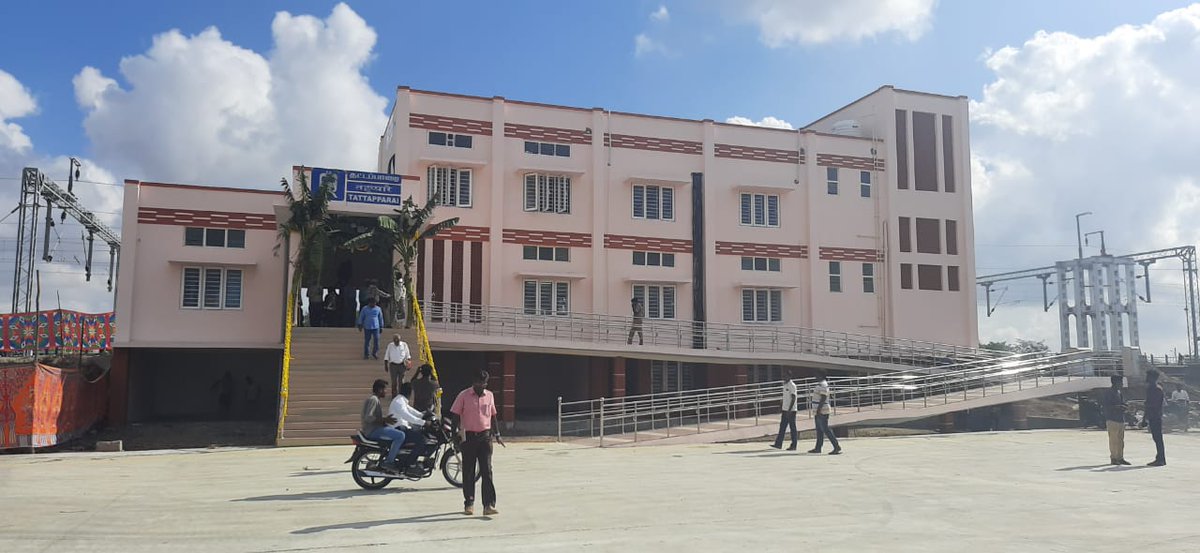 GMSRailway's tweet photo. Doubling of  Kadambur - Vanchi Maniyachchi - Tattaparai &amp; Vanchi Maniyachchi - Gangaikondan sections (45km) with Electrification has been commissioned in Madurai division on 15.07.20
Work involved 5 stations, interlocking of 8 level crossings,  6 Major bridges, 42 Minor Bridges. https://t.co/PJoH86mAvW