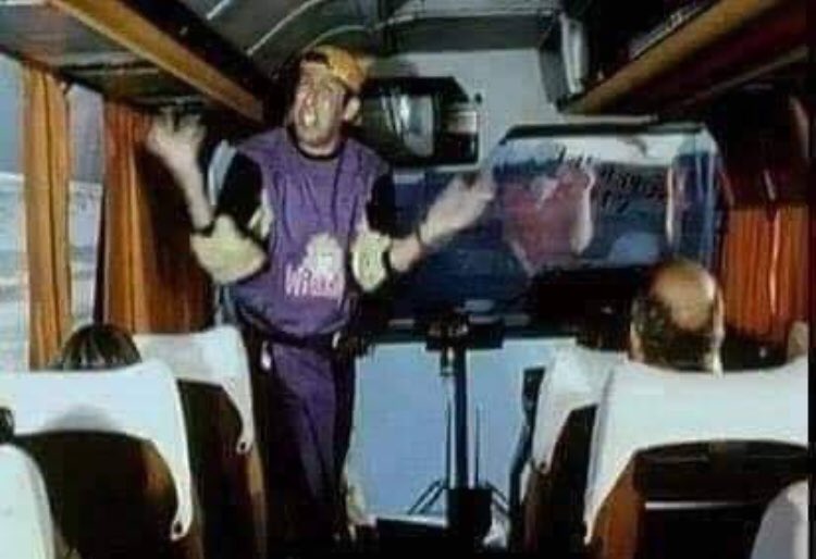 *2:00 Am*

لا ماهو اكيد في حد بيحبني، مش معقول كده.
