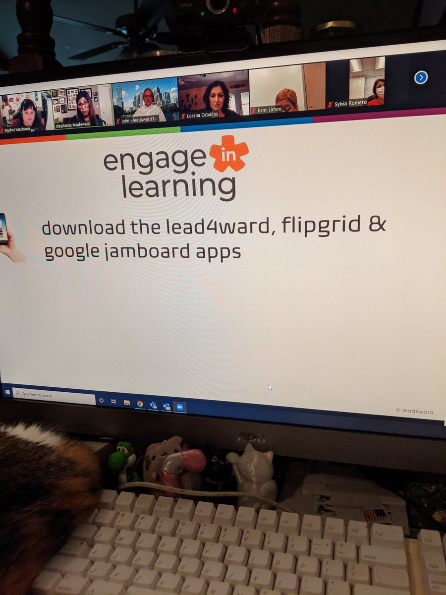 RachelMedrano14's tweet photo. Starting the school year with a @lead4ward training for leaders with fellow Robstown ISD leaders. I am excited to learn. #kickstart4kids https://t.co/NiAYaHnEfM