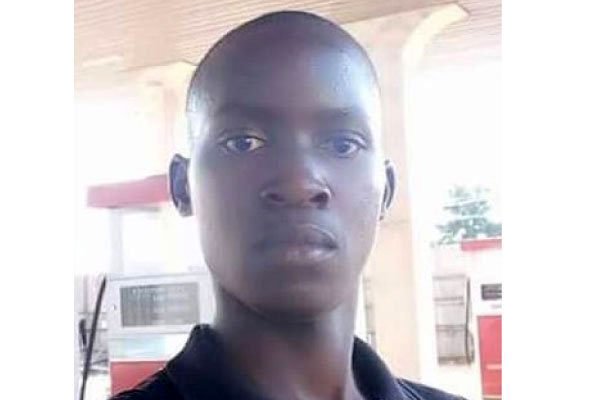 ShiftmediaU's tweet photo. #SHIFTMEDIA Ug | News | Kampala, Uganda: Museveni gives Shs10m to family of boda-boda rider set himself on fire https://t.co/f94kR7a0TV