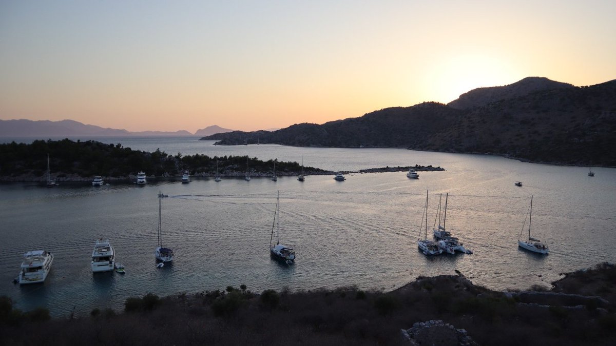sunpoweredyacht's tweet photo. Well worth the short climb to watch the sunset from the top of Kiseli Adasi in Turkey @DYCharter #Turkey #YourDYC #yourdream #DreamYacht #travel #Jeanneau #sunpoweredyachts #boatsteady https://t.co/PTzHr8qj1t