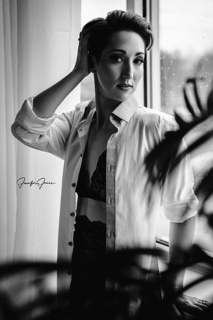 blush_away's tweet photo. New work from earlier this year! Love black and what images. #makeupartist #portraitphotography #dcmakeupartist https://t.co/wH3UpKTH4y