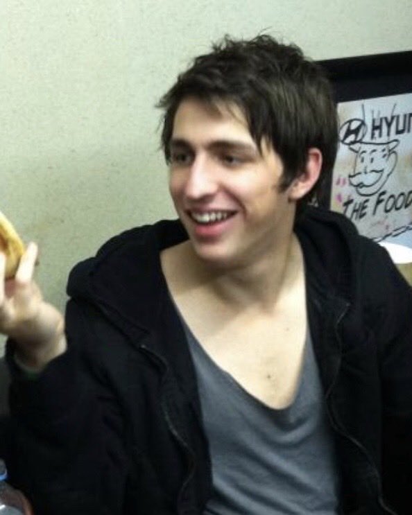 Good morning to porter robinson only happy birthday king 