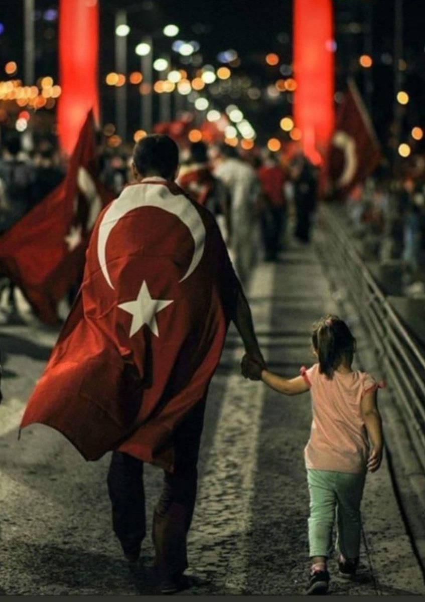 Soyle bir baktım;bazi insanların en büyük derdi survivor finali. Abi cidden helal olsun.
Türkiye de yaşayıp survivor dert edinmek büyük vasıfsızlik gercekten.
Bugün bir kere daha şükür ettim Yaradana.. omuzlarında dert bile büyük olmalı insanın..