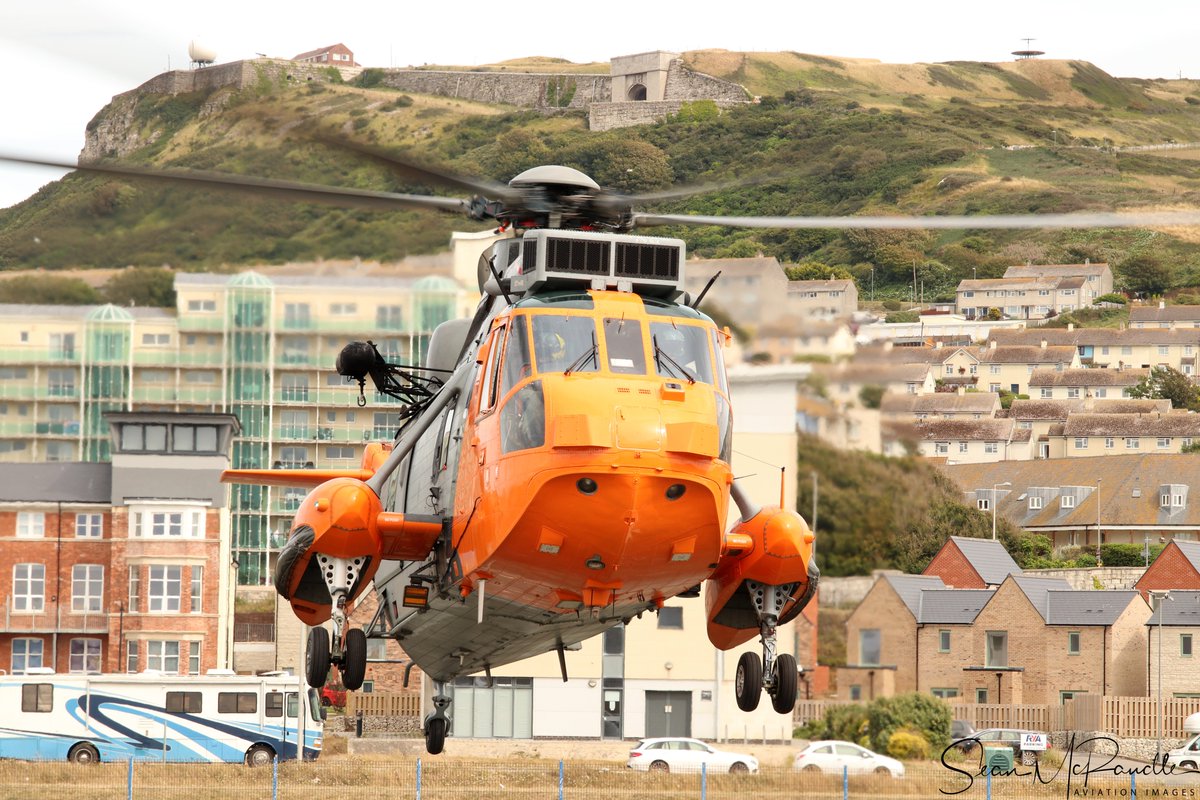 SeanMcRandle's tweet photo. A trip down to Portland on Monday to visit @HeliOperations.

@RNASCuldrose @RoyalNavy @nickchick92a https://t.co/YXgsmd3kyV