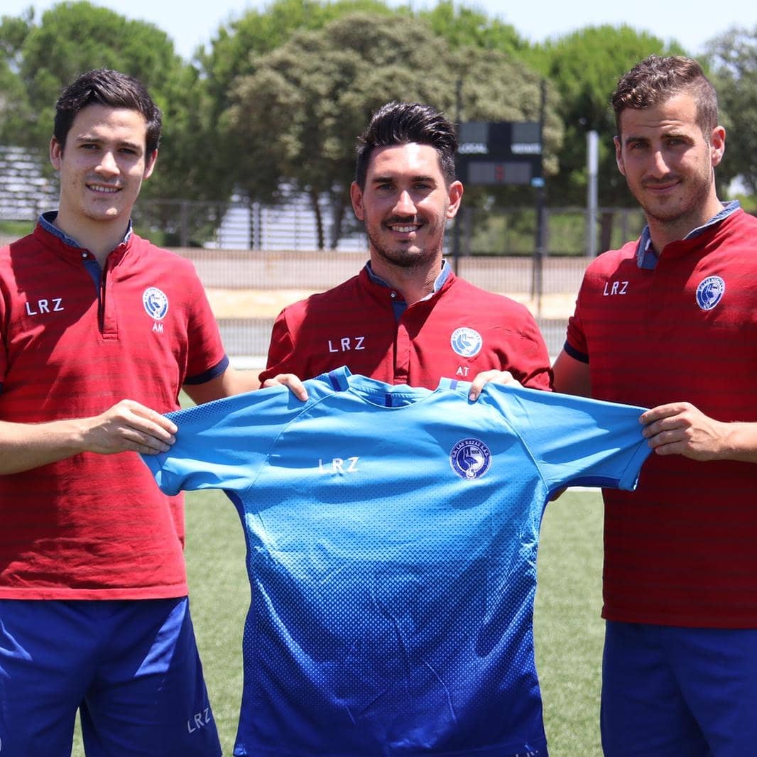 88jandro's tweet image. Contento con el nuevo proyecto, rodeado de personas profesionales y con ilusión.
Estoy seguro que lograremos los objetivos propuestos, y llevaremos al club donde se merece.
Deseando que comience esto. 💙⚽ @LasRozas_CF