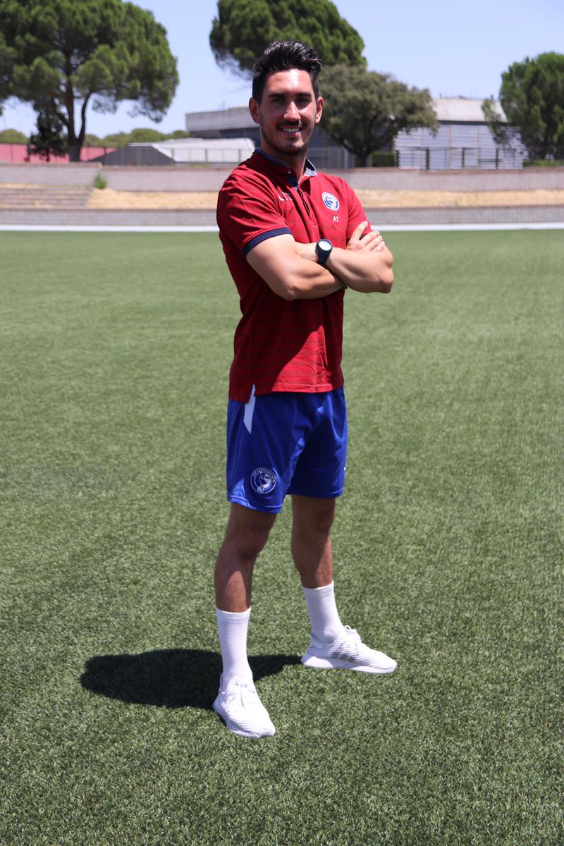 88jandro's tweet image. Contento con el nuevo proyecto, rodeado de personas profesionales y con ilusión.
Estoy seguro que lograremos los objetivos propuestos, y llevaremos al club donde se merece.
Deseando que comience esto. 💙⚽ @LasRozas_CF