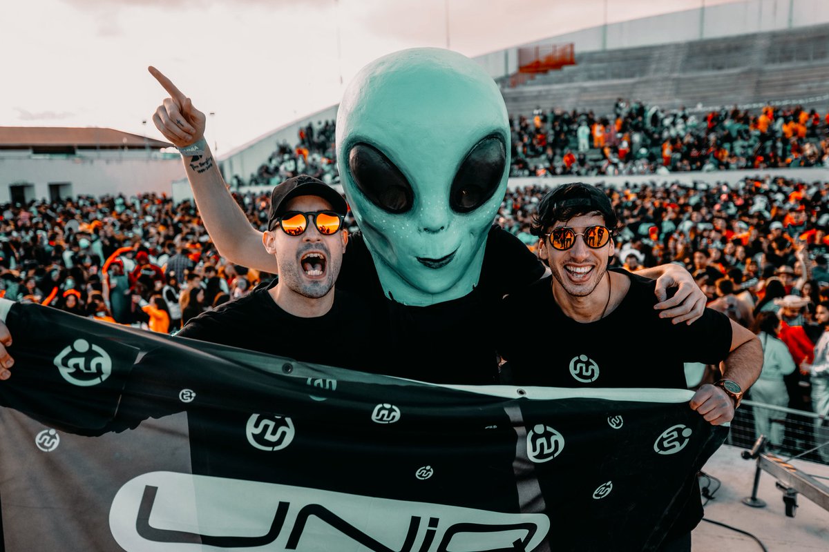 Mañana estamos en <a href="/Spotify/">Spotify</a>.
Con esto iniciamos nuevo proyecto, mucho material que sacar. 

Empezamos con el tema "Back &amp; Forth" w/ <a href="/jimmymoon_music/">Jimmy Moon</a>

Bajo el sello <a href="/MendossaRecords/">Mendossa Records</a>