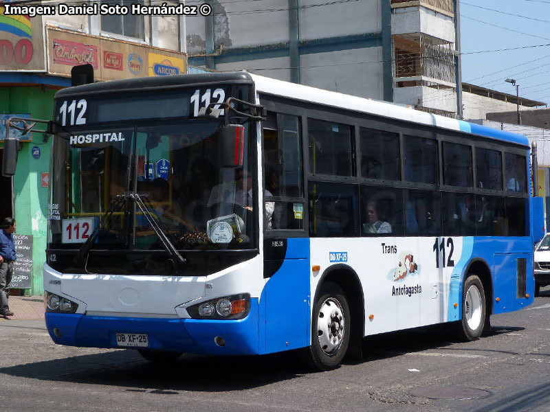 MTTAntofagasta's tweet photo. ⚠️#MTTINFORMA/ Comunicamos a los usuarios de la Línea 112 del #TransAntofagasta que este servicio se encuentra suspendido la mañana de hoy ante la toma masiva de PCR por parte de @SeremiSalud2 a conductores y funcionarios del recorrido. A las 13 se restablecerá ruta y frecuencia. https://t.co/tVnUraPViC