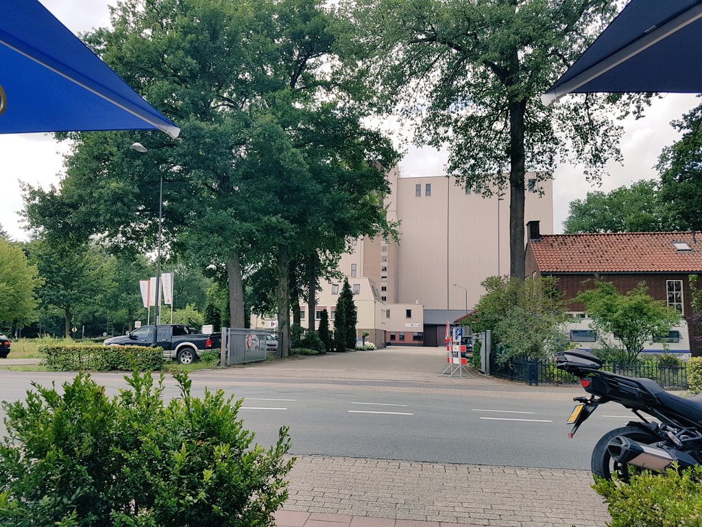 hoekzema59's tweet photo. ..doorgaans meld ik prettige berichten, nu eens niet, uw #fietsforens had dit uitzicht &amp;  betaalt - zonder vermelding -  €1 voor glas kraanwater .. niet okay #viersprong #derips #noordbrabant https://t.co/F35SENnjcM