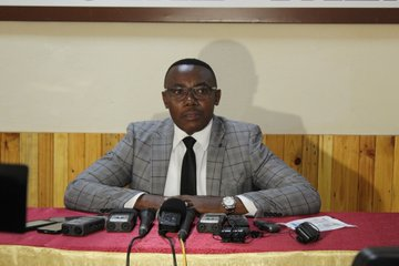 BurundiEco's tweet photo. #Burundi Le @mspls_bdi a procédé à l'identification des centres de santé à transformer en hôpitaux communaux et les collines qui n'ont pas de #CDS. L'Etat va implanter les postes de soins à toutes ces collines et ainsi approcher les services de santé à toute la population. https://t.co/3g9I1y6rZp