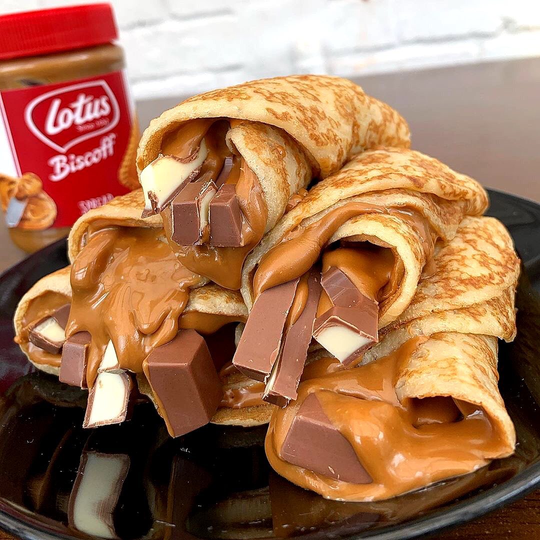 OfficialPLT's tweet photo. Lotus Biscoff &amp; Kinder stuffed Crepes! 😍 https://t.co/3s03a1PVDt
