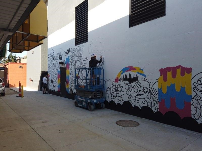NewmanLofts's tweet photo. We are so excited to see the progress on the mural on the eastside of the Newman Lofts! Lauren Asta was kind enough to let us get some pictures while she worked, thank you Lauren!

#EastLansing #EastLansingArt #LaurenAsta #CenterCityProject #NewmanLofts #MSU #Apartment #Downtown https://t.co/DA5rlrMwbS
