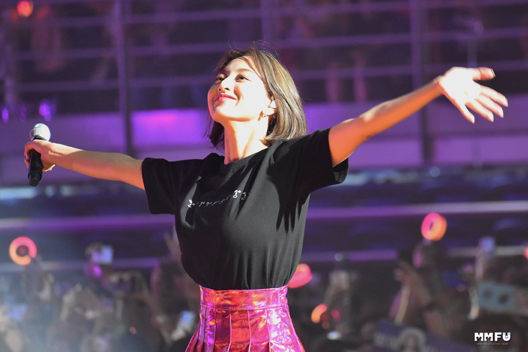 jihyooclock's tweet photo. Jihyo wasn't kidding when she says this is the only thing she knows how to do. She's been a part of the entertainment industry even before she can speak straight 😢 https://t.co/XKIjsMfB86