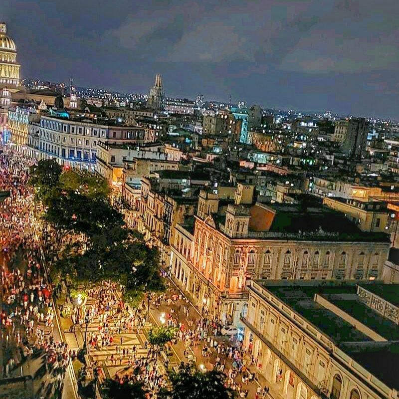 dukedecuba's tweet photo. Noche del 500 aniversario de La Habana ♥️🇨🇺

#havana_city #cuba https://t.co/MNEatOWElA