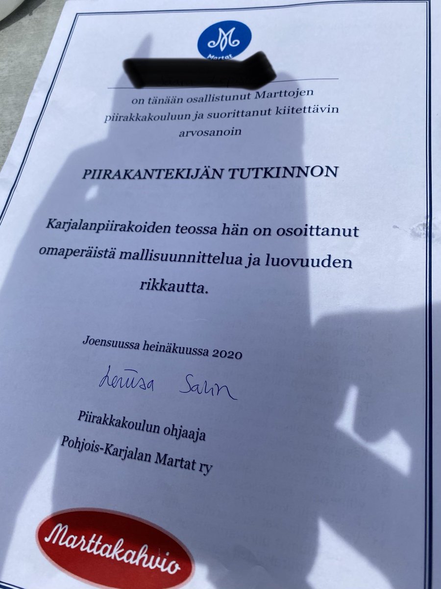 Hienosti muotoiltu elämys ja palvelutuote: Piirakkakoulu Joensuun torilla 👍 Etelästä tullut kummityttöni tykkäsi. Suosittelemme muillekin. Hyvä #Martat #Joensuu #tori #PohjoisKarjala #karjalanpiirakka