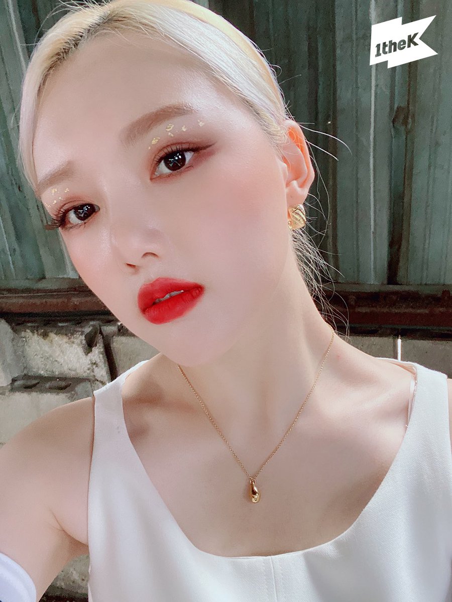 GFRIEND_moe's tweet photo. イェリンおんに！
胃腸炎なんて、、、🥺
早くよくなってね😌💗🍀

ビジュアルやばすぎです
どこのお姫様ですか？ https://t.co/aLctZz7nIX
