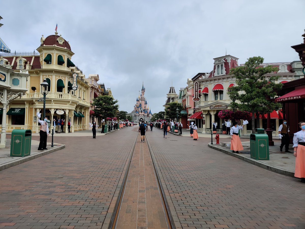 A manager came to us and told us that we were the very first guests to swim in the pool today! #DisneylandParis
