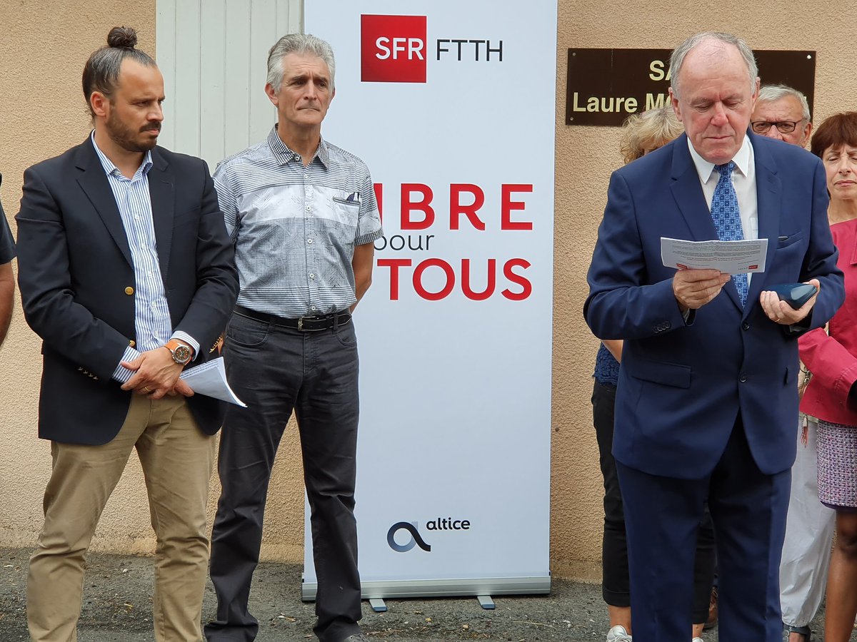 PCAMEO's tweet photo. Installation NRO @tarnfibre #StPaulCapdeJoux  Déploiement #fibre #Tarn avec M. Vandendriessche Maire, C. Herin Délégué #Numerique #DepartementduTarn &amp; N. Bongiovanni #SFRFTTH https://t.co/tLe65C3loH