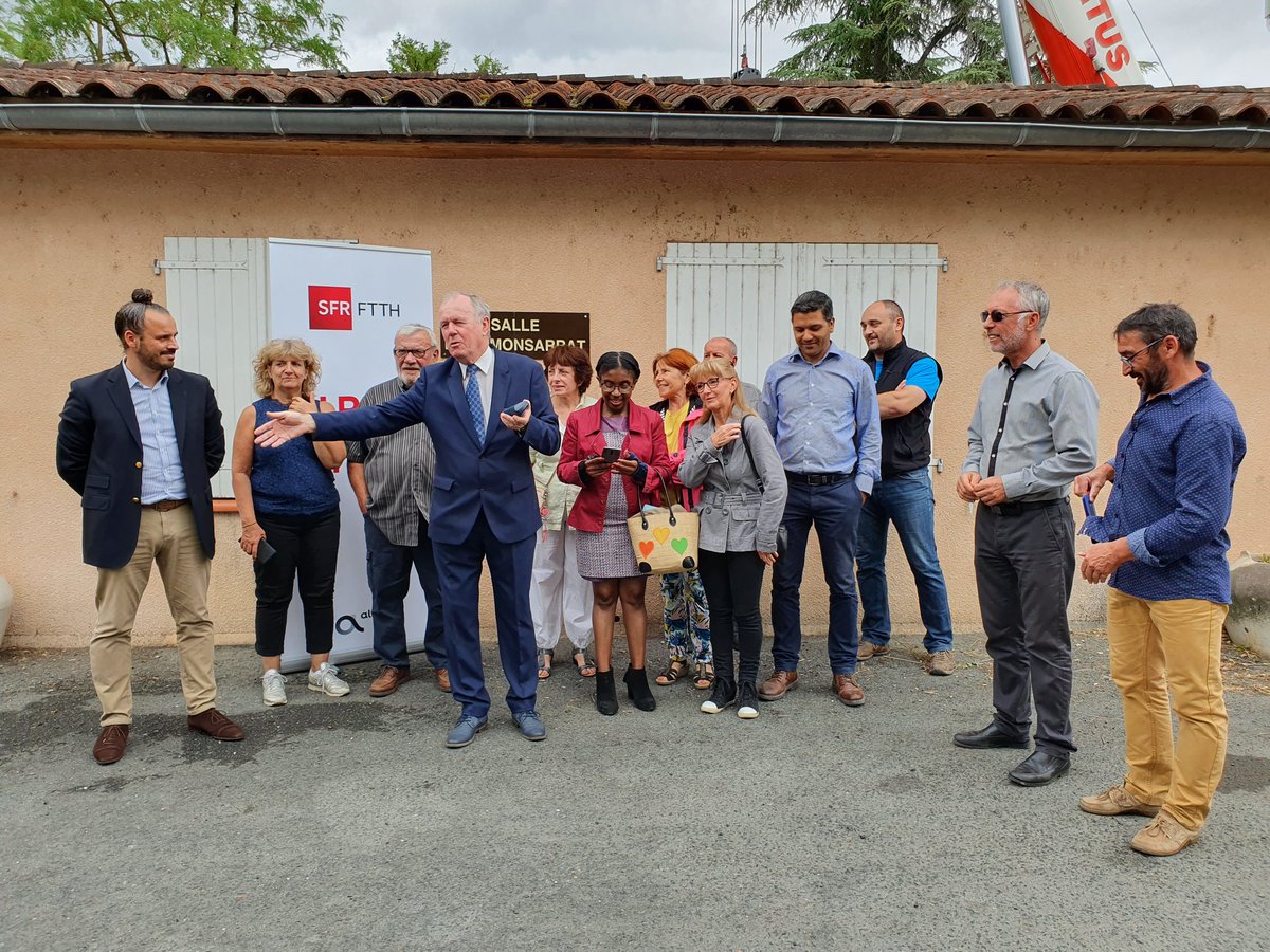 PCAMEO's tweet photo. Installation NRO @tarnfibre #StPaulCapdeJoux  Déploiement #fibre #Tarn avec M. Vandendriessche Maire, C. Herin Délégué #Numerique #DepartementduTarn &amp; N. Bongiovanni #SFRFTTH https://t.co/tLe65C3loH