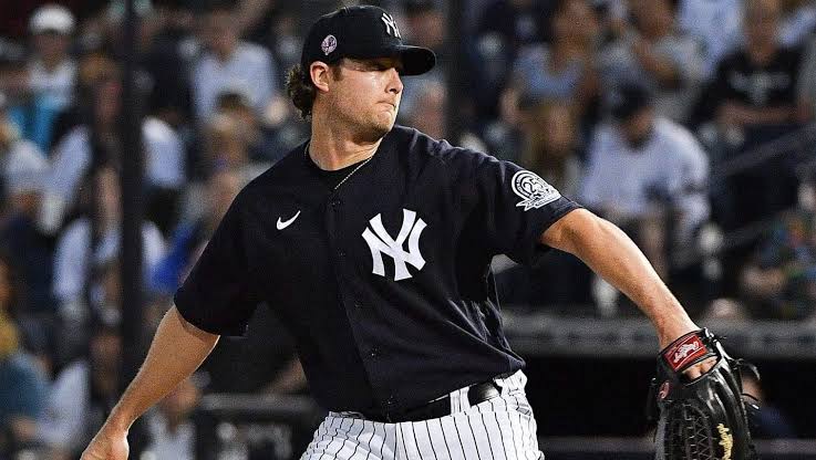 DanClarkSports's tweet photo. Who is the true ace of New York?

🔃 - Gerrit Cole
❤️ - Jacob deGrom https://t.co/gPKzFexxgy