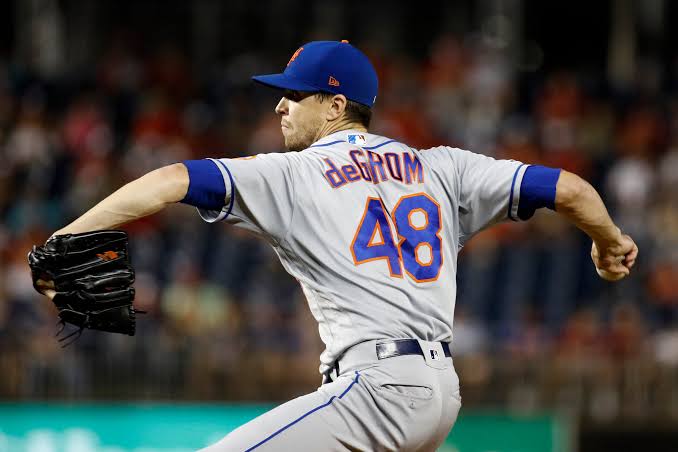 DanClarkSports's tweet photo. Who is the true ace of New York?

🔃 - Gerrit Cole
❤️ - Jacob deGrom https://t.co/gPKzFexxgy