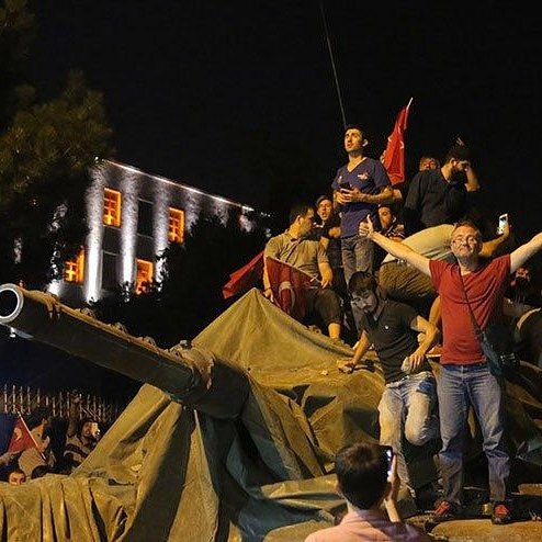 #15Temmuz günü FETÖ'nün Türk Devletini ele geçirmek için başlattığı hain darbe girişimi Türk Milleti ve Türk Ordusu tarafından bastırıldı.

Şehit olan vatandaşlarımızı rahmetle anıyoruz. 🇹🇷