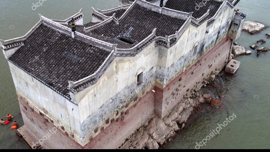  #ThreeGorgesDam #Yangtze  #ChinaFlooding.... " Guanyin Pavilion in Ezhou, Hubei, the only building in the Yangtze River. With nearly 800 years of history " ...Reference Images for height of flood waters: