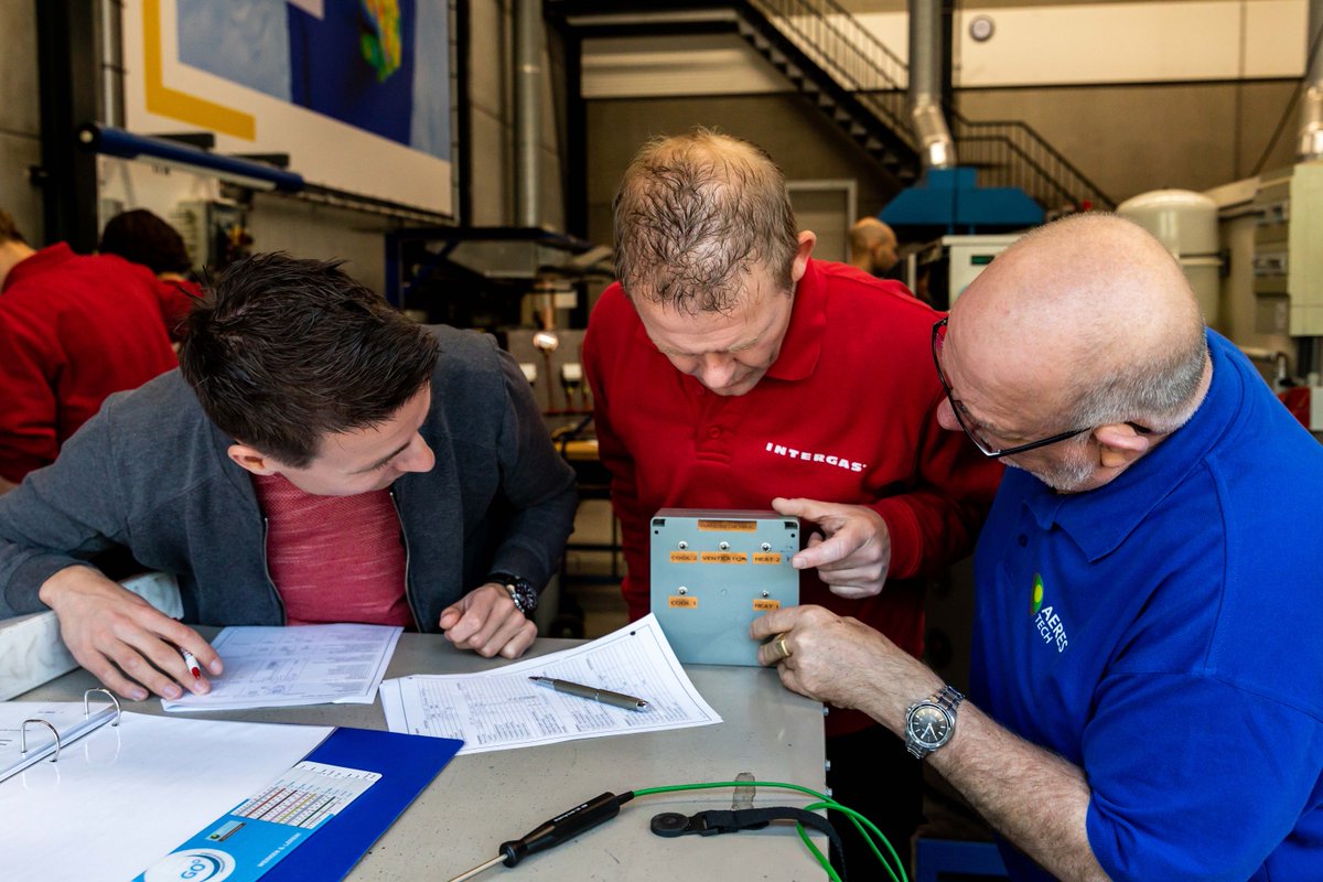 Heb je een passie voor koude, klimaat en warmtepomptechniek en wil je deze kennis overbrengen naar werkgevers en monteurs in het veld, dan hebben wij de uitdaging voor jou! Check hier de vacature voor trainer koudetechniek! aeres.nl/werken-bij-aer…