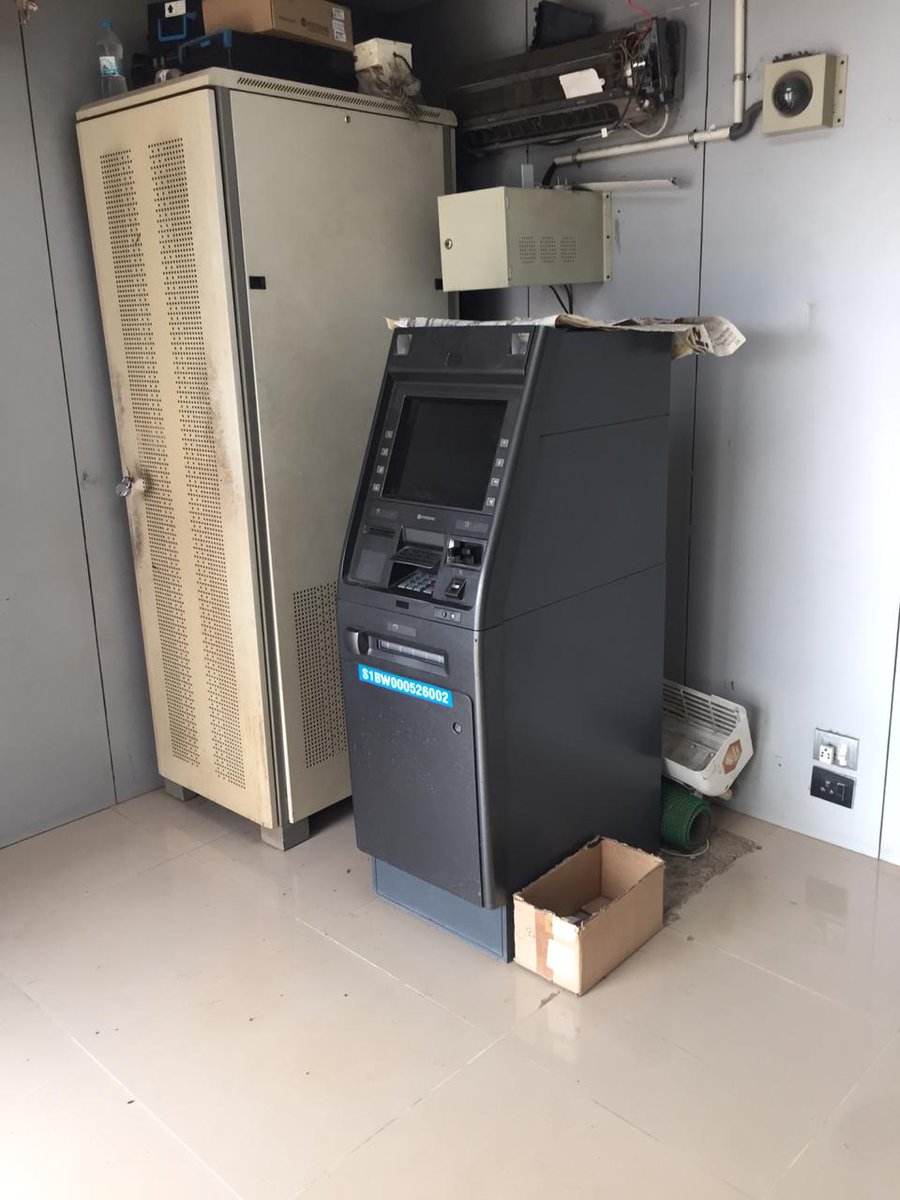 BirsaMunda15's tweet photo. @TheOfficialSBI #sanitizerthings there is no sanitizer at 2 of your atm's , which is too risky for our people in this pandemic , kindly look after it and do the need full , this atm come under SBI Bansda Branch (000526) https://t.co/ziy6UJJAsS