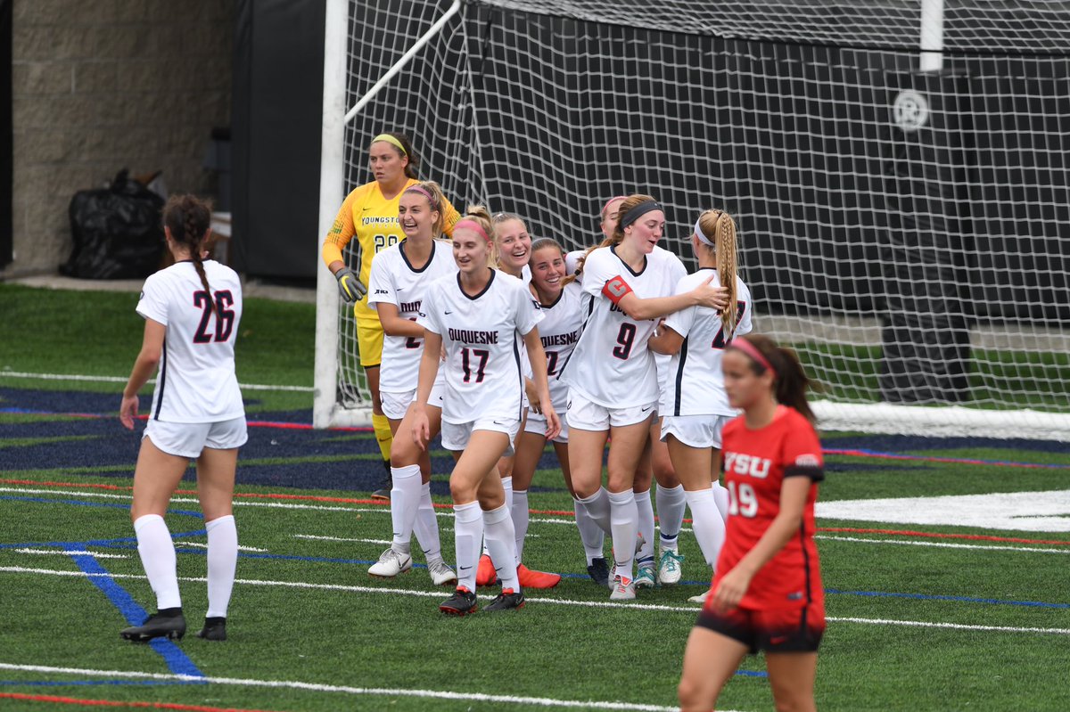 DuqWSoccer's tweet photo. Happy Birthday Kelly!🎈🎂🎉 We hope that you have a fantastic day and get to the beach! 🏖 https://t.co/wcNDWIfzEJ