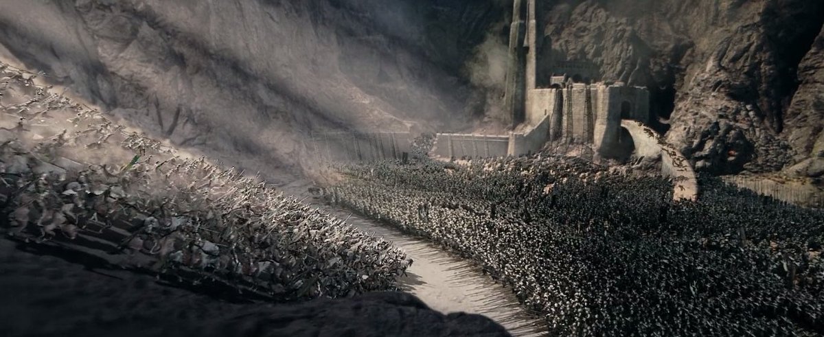 好きな援軍シーンがある映画 「ロードオブザリング」のヘルム峡谷の