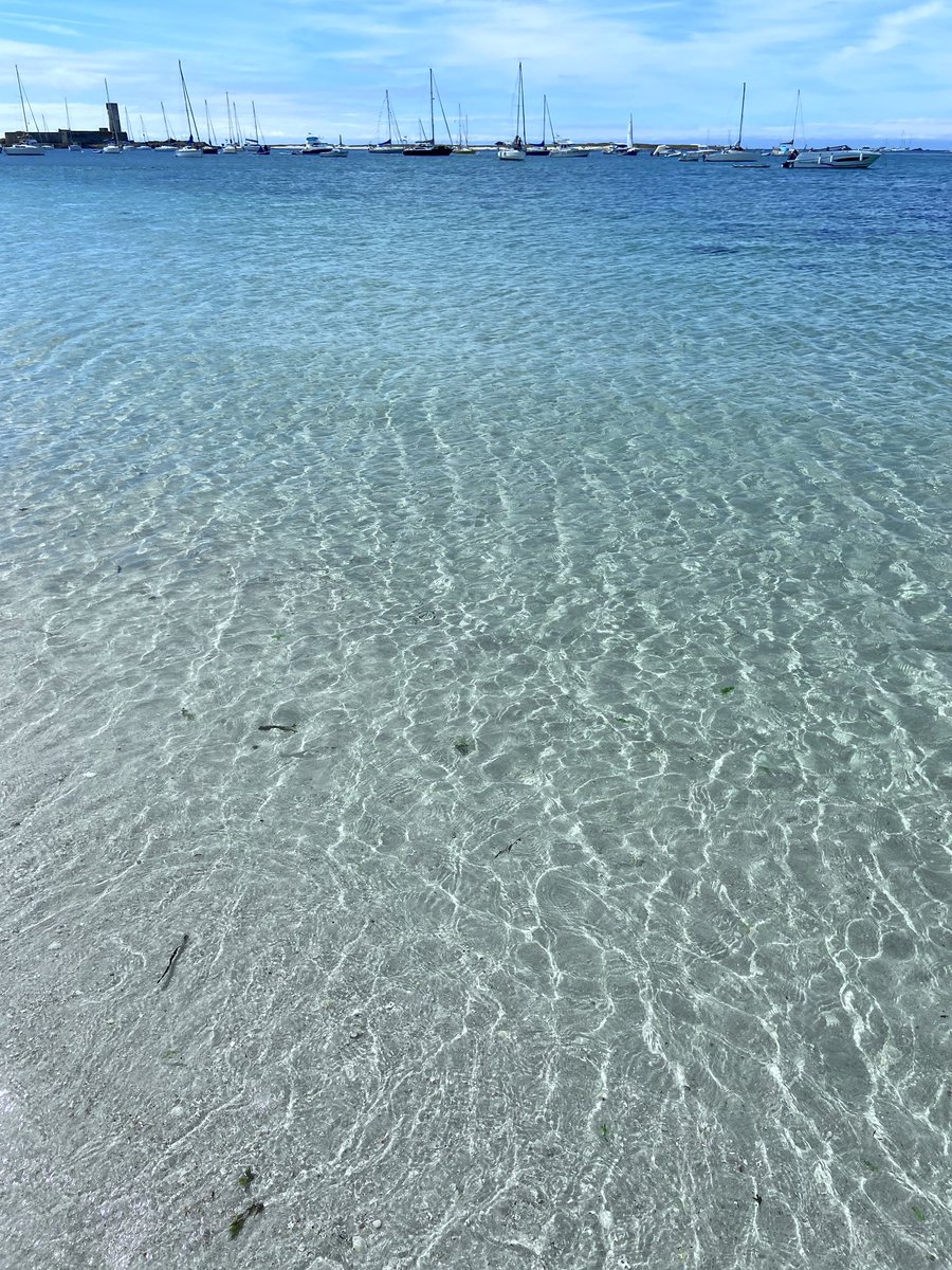 tesquito's tweet photo. la Bretagne plus belle région jveux rien entendre https://t.co/NK0lnJUcox