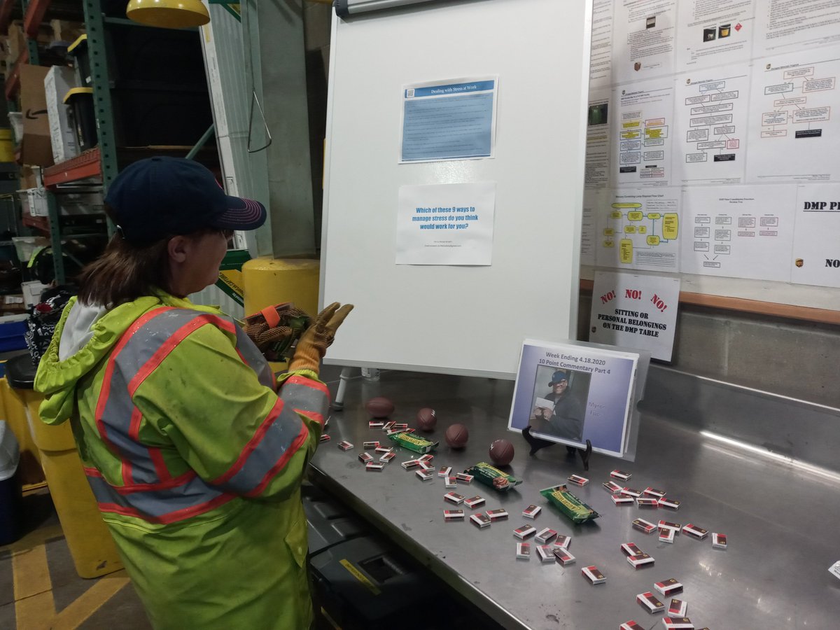 MkeSafety's tweet photo. Are you feeling STRESSED?π₯΄ Denise is learning 9 ways to manage stress. #NP_UPSers #WellnessWednesday #NPWellness #OccupationalWellBeing #UPSers https://t.co/fxj5DlPXsm