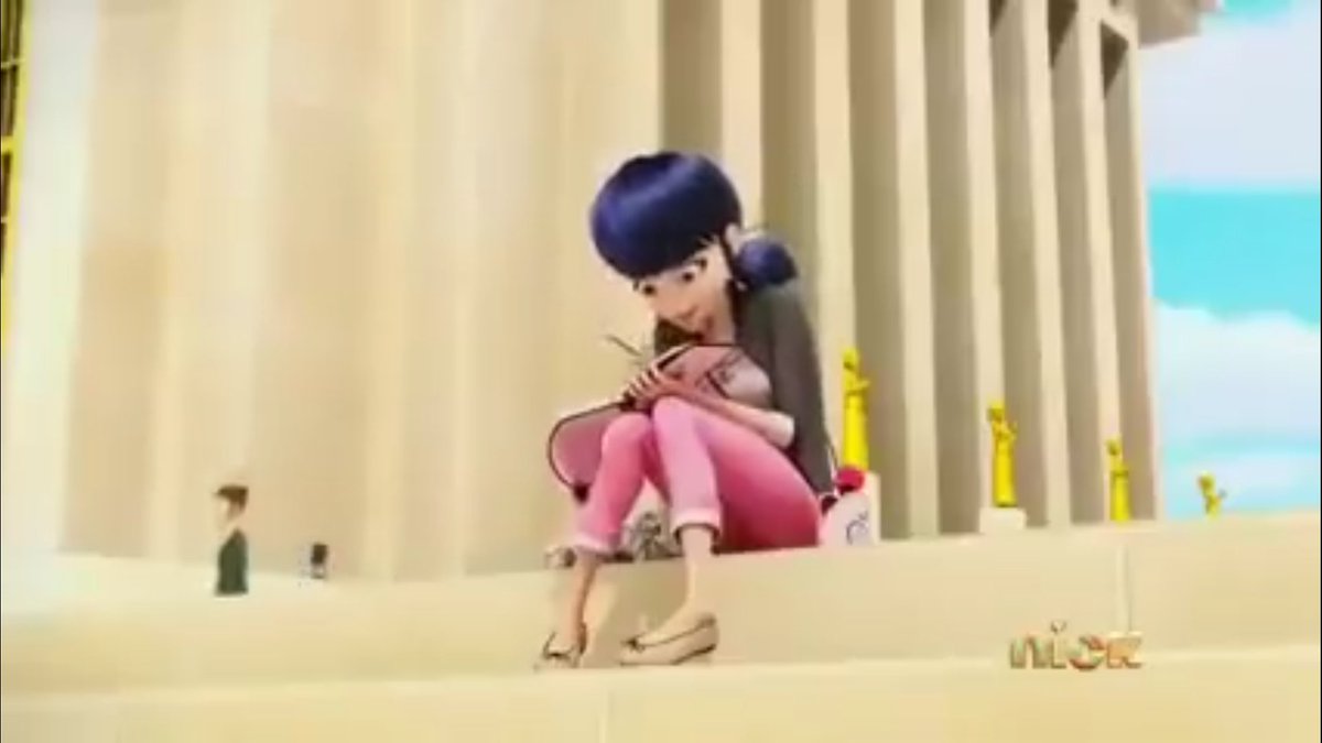 ladybugspain's tweet photo. Importante comunicado de Marinette https://t.co/kBVzN7BZqv