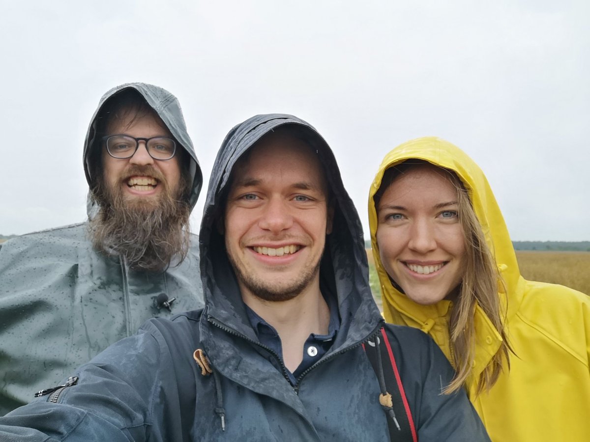 Mission accomplished mit <a href="/schroep/">Philipp Schroegel</a> &amp; <a href="/JanneSteenbeck/">Janne Steenbeck</a>. Wir lassen die #Bioökonomie nicht im Regen stehen! <a href="/w_jahr/">Wissenschaftsjahr</a> <a href="/wissimdialog/">Wissenschaft im Dialog</a>