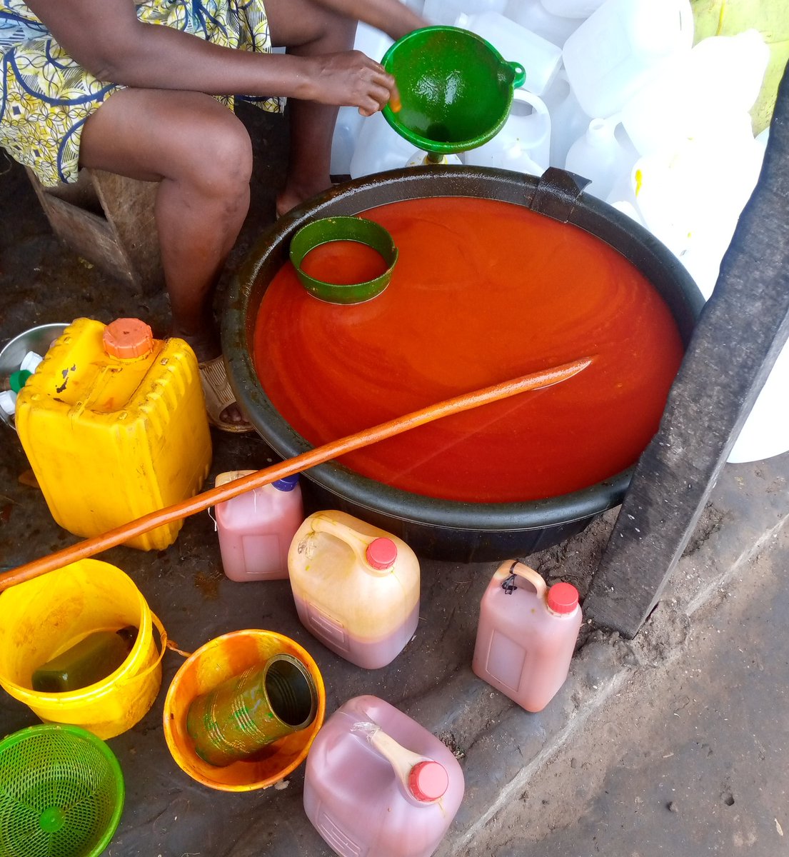 Ewoboluwatito's tweet photo. Pls tweeps i sell what you eat kindly rt my hustle 🙏🙏
#CinderellabySonyJojo #FlightToCanada #NairaWinEconcert #FreeShola #WizkidAt30 tolulope arotile Segalink Fahim Saleh Gokada Rest In Peace UNA DEY MAD Aunty Ada Wenger The DPO May God Gokada What Kind Of Cake Are You Nigeria https://t.co/Q5gdhBO9oE