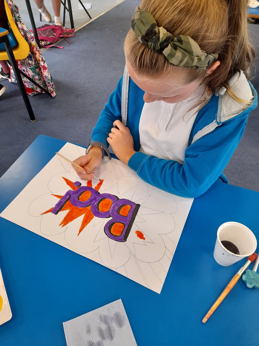 MrsHuntYear4's tweet photo. Year4 keyworker bubble working on some great pop art https://t.co/WF8mtsaO3P