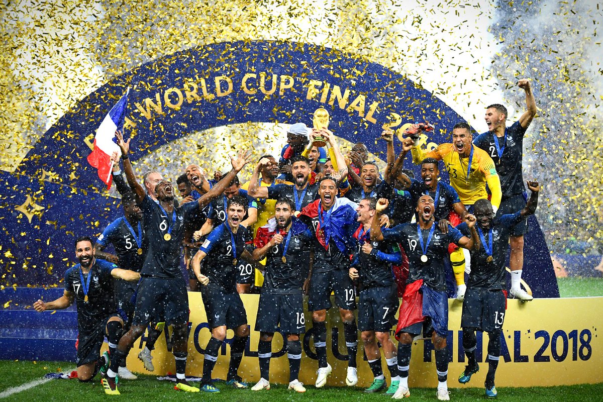 equipedefrance's tweet photo. 15 juillet 2018 ⭐️⭐️ #FiersdetreBleus https://t.co/16Q0GQ2eNs