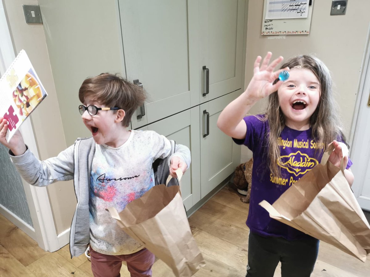 mark_bools's tweet photo. Thank you @Hbbc_children I have 3 very happy children eating fruit kebabs and enjoying the crafts from their goodie bags! Keep up the amazing work and see you next week @hinckandbos_bc #summerfun #newboldverdon https://t.co/kHORljBb19