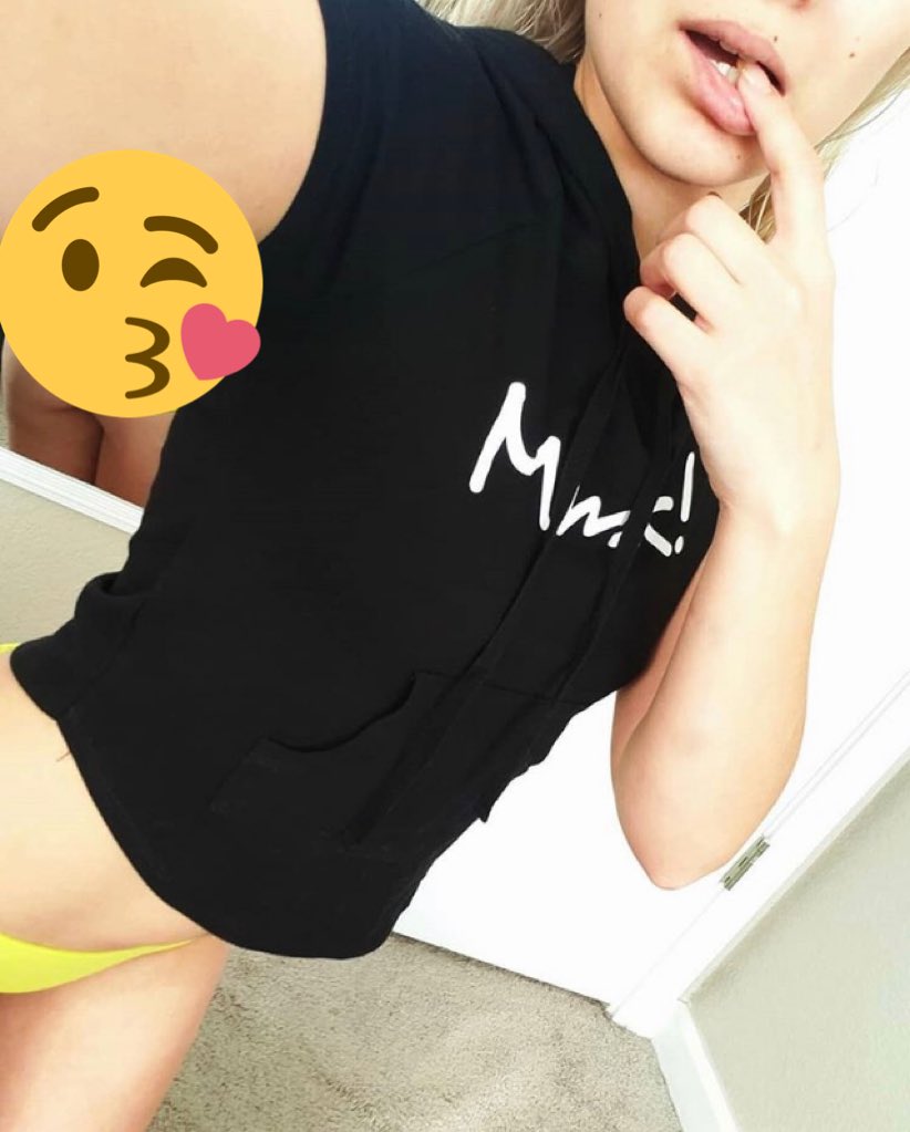 Princess19xo's tweet photo. Like and retweet to remove the emoji 😘 follow for daily content💋 #followforfollow #f4f #F4F #squarepeep #blondebabe #sexypantie #sexyblonde https://t.co/EwRFqsBPoM