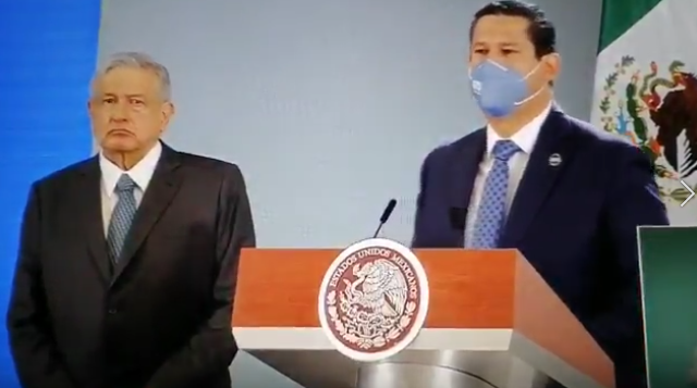 blogdelnarcomx's tweet photo. “No he ido ni iré a reuniones de seguridad”, decía de manera arrogante en 2019 Diego Sinhue Gobernador de Guanajuato. Hoy, frente al Presidente en Irapuato y con la cola entre las patas, se dobló… https://t.co/1IA6i34K03 https://t.co/NHE9Aaldyf
