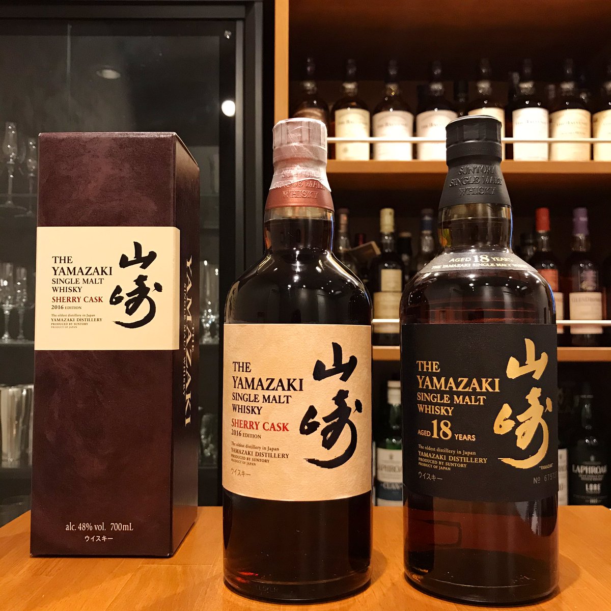 gompoido's tweet photo. 在庫整理してたら思い出したわ
基本的には買ったら飲むんだけど、
流石にこれは…
売るつもりはないけど、
開けられないのでそっ閉じ😅
てか、やっぱりかなり色が濃いね
18年と比べてもこの差 https://t.co/OgJwR4rliR