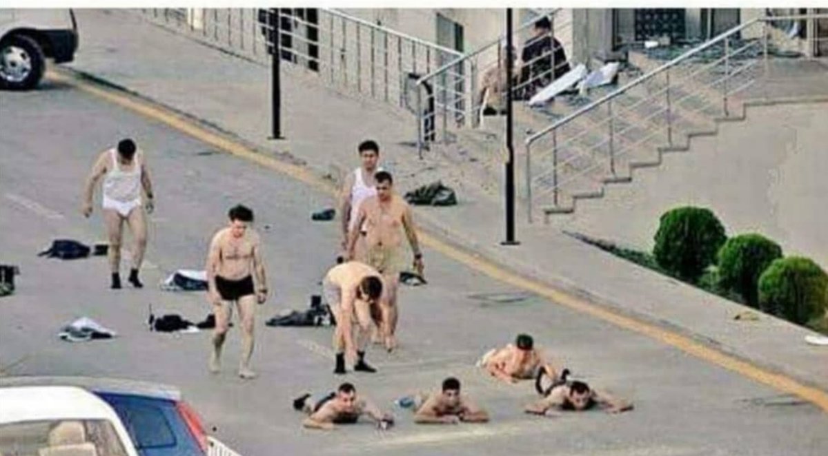 Tarihte Bugün
Karısını katalogdan seçen pezevenklerin bu devleti ele geçireceklerine inanıp don atlet kaldıkları gün 

#15Temmuz