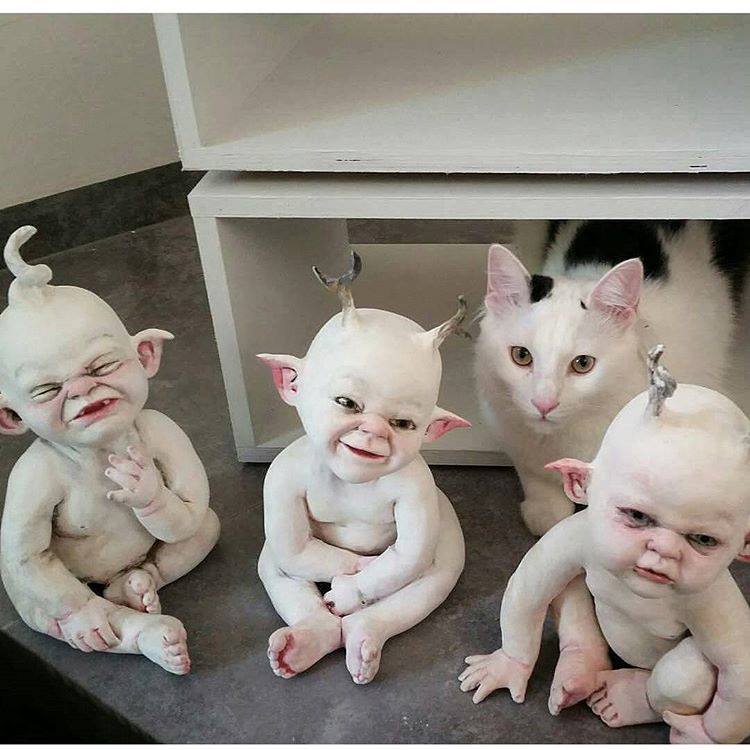 ‘Moeilijk om met**** "WITTE MENSEN " ****
WITTE MENSEN BESTAAN NIET OF JE WIL ALBINO'S BELEDIGEN 
over racisme te praten zonder iemand te kwetsen’

ad.nl/binnenland/moe…