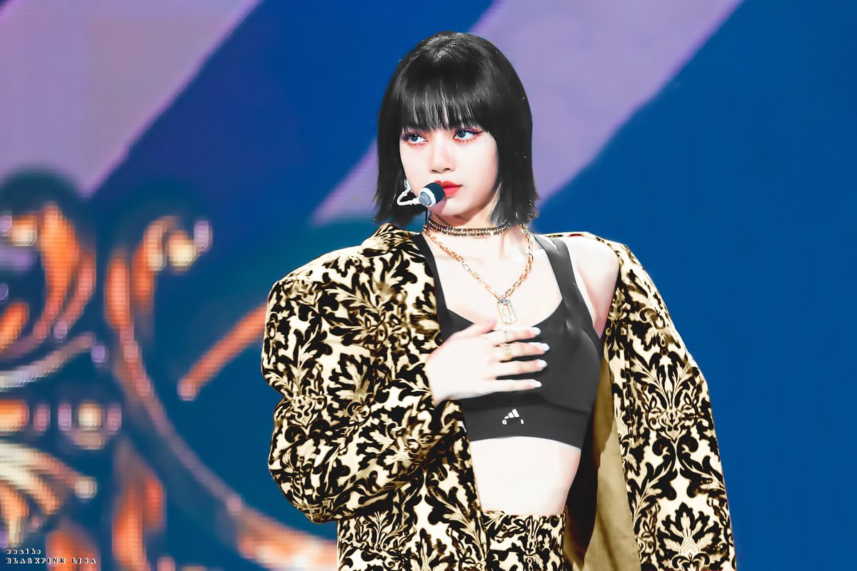 NUXIHS97's tweet photo. #LISA #리사 @BLACKPINK 

🖤 https://t.co/3VIblimfTn
💛 https://t.co/ADPCPFpSsq https://t.co/kdp6ELaDeZ