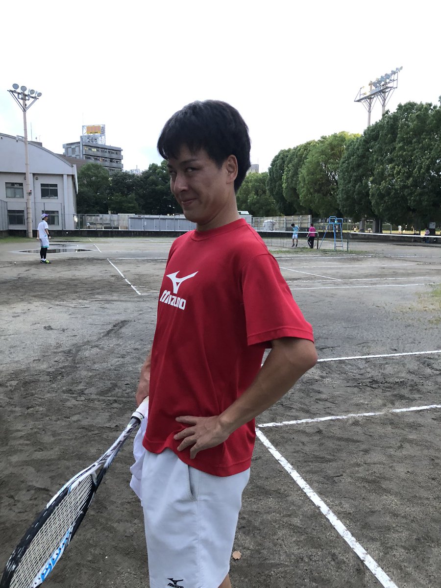 kagoshima_univ's tweet photo. 7月14日(火)

武航平くんお誕生日おめでとう🎉
お誕生日は5月26日でした。

部活１のお調子ものです。よく同級生にいじられてます。たまに後輩にもいじられてます。実は人気者なのかな？？

誰かにカメラを向けてるとちゃっかり入ってきます📸ホームページをよく見ると、、、🤭 https://t.co/q5eaSSYfmt