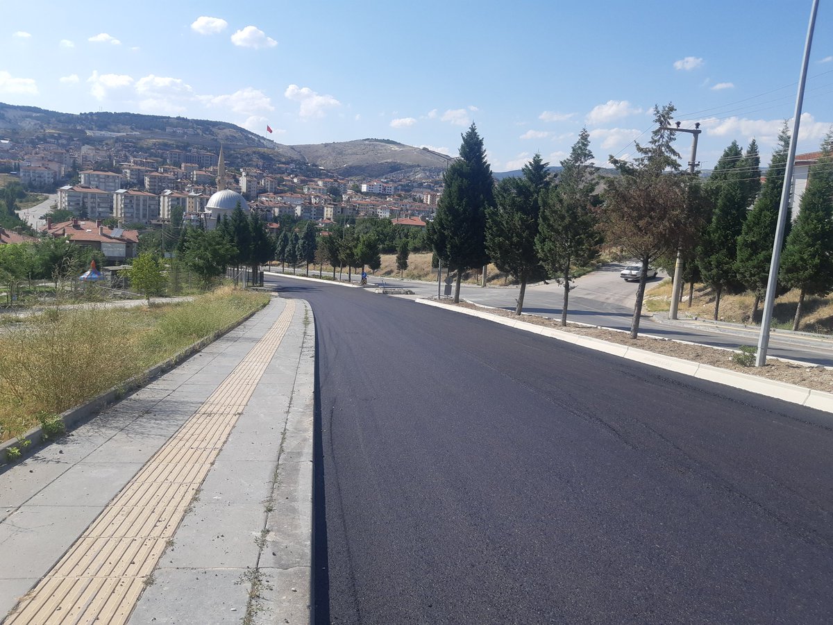 ASefligi's tweet photo. - Ayvaşık Mahallesi Hastane Yolu (Şehit Üsteğmen Ufuk Ünsal Cad.) Asfalt Atımının 2.Etabı Tamamlandı.
@atila_celik06 @haliltuncay06 @erolguler06 https://t.co/YetocW9Pjy