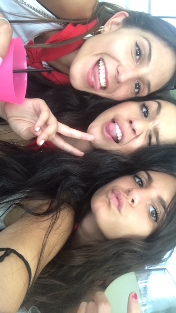 tajas pero vivas, que no es poco ✌🏻